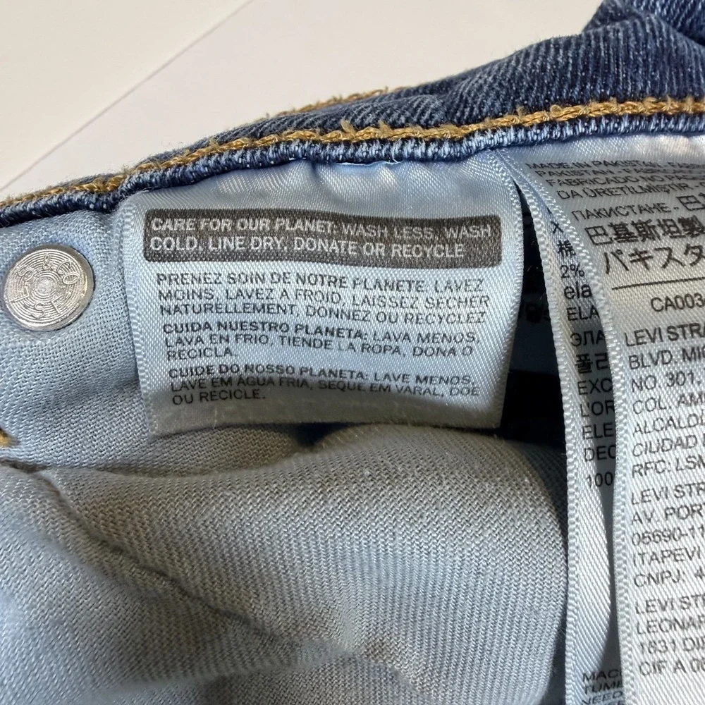 Levi's 505 Jeans Mens 36x32 Blue Denim Faded Distressed Boho Streetwear Grunge